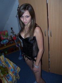 Brunette Kacey Quinn